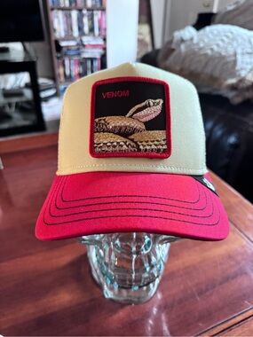 Goorin brothers Red and Cream VENOM Trucker hat. NWT Limited